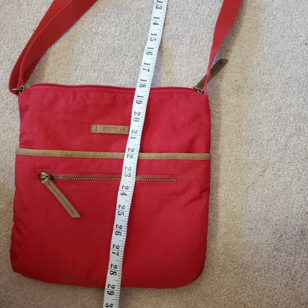 Roots nylon Travel Outdoor Utility Crossbody Purse - Picture 3 of 7